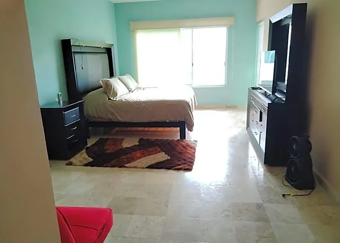 Hotel Perfectly Located Spacious With 2 Balconies 4*
