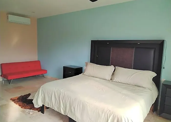 Hotel Perfectly Located Spacious With 2 Balconies 4*