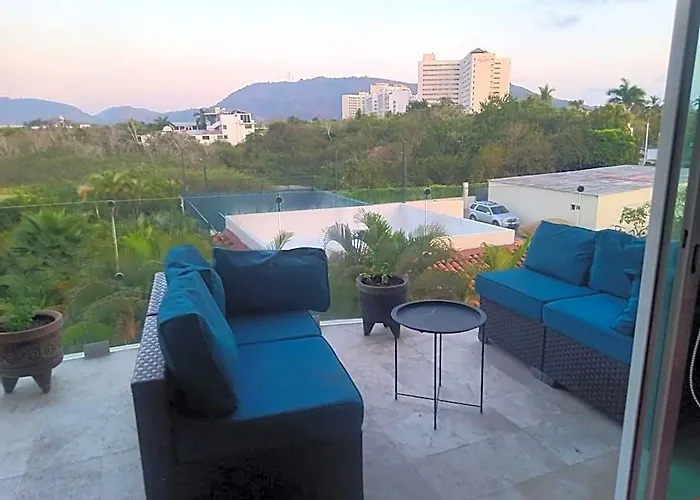 Perfectly Located Spacious With 2 Balconies Zihuatanejo